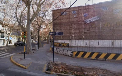 Pared en Playa de Estacionamiento