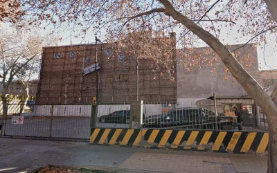 Pared en Playa de Estacionamiento – imagen 2